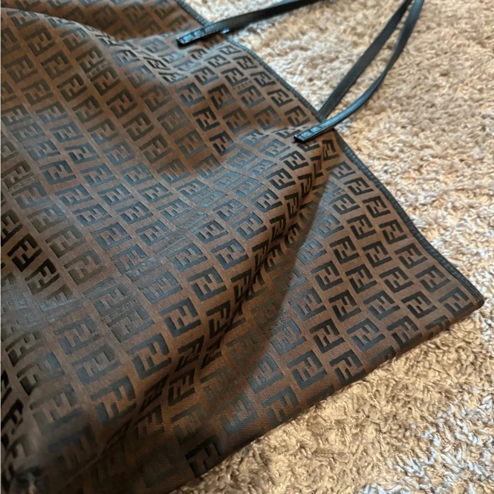 fendi - Picture 1 of 4